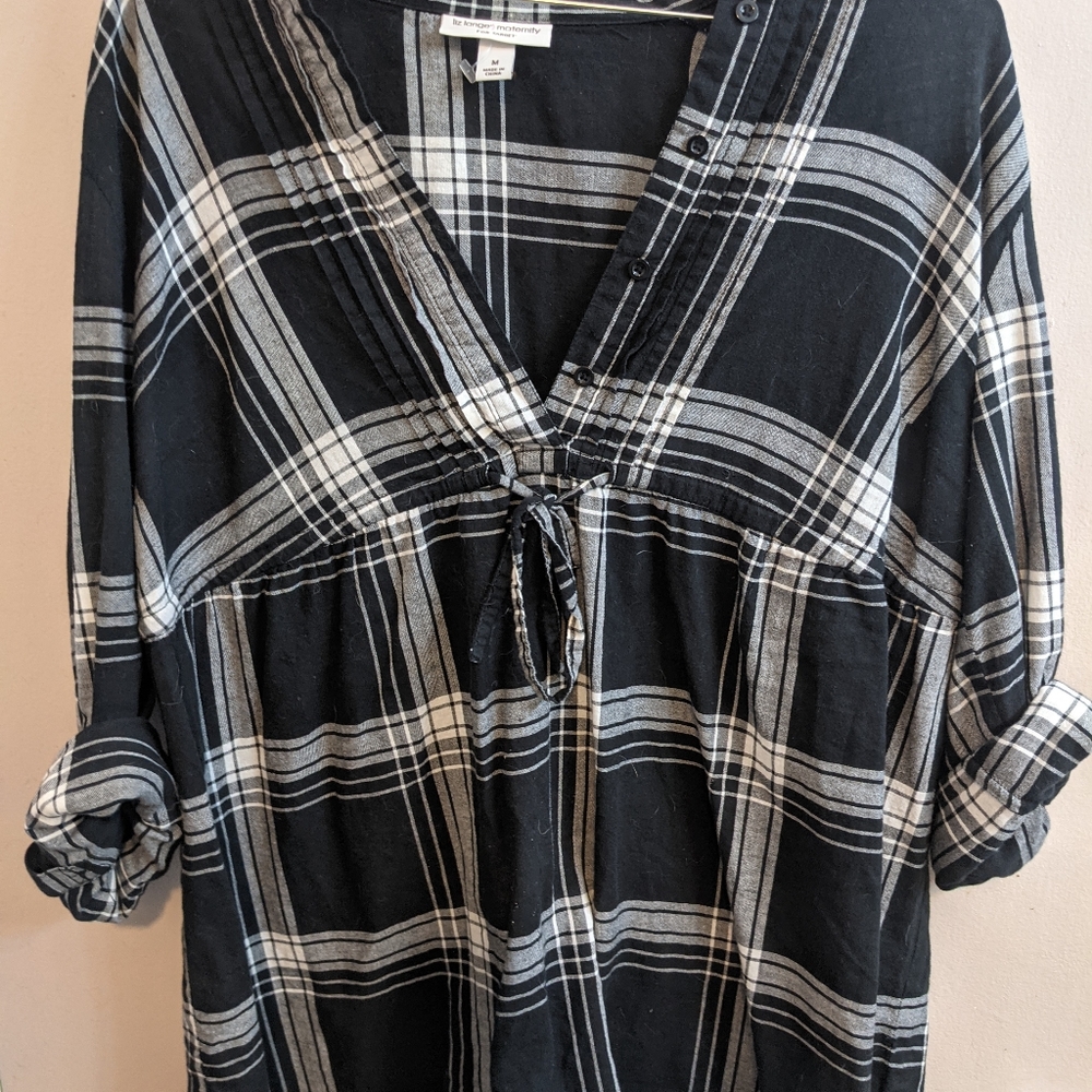 Medium black and white maternity top